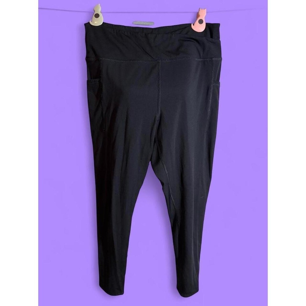 Maurices Womens Black Capri Leggings with Pockets Size Large Activewear Cropped